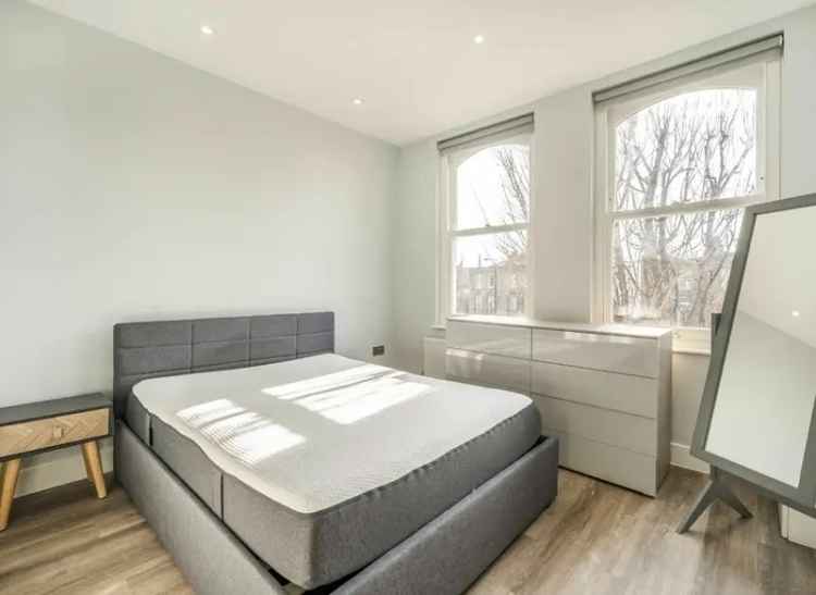 One Bedroom Apartment Whitechapel Top Floor Period Building