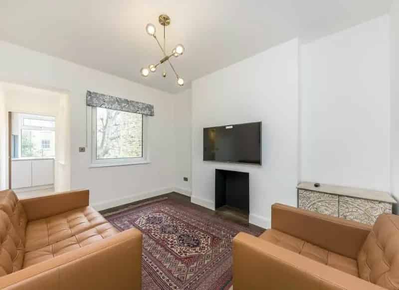 2 Bedroom Flat near Kensington High Street