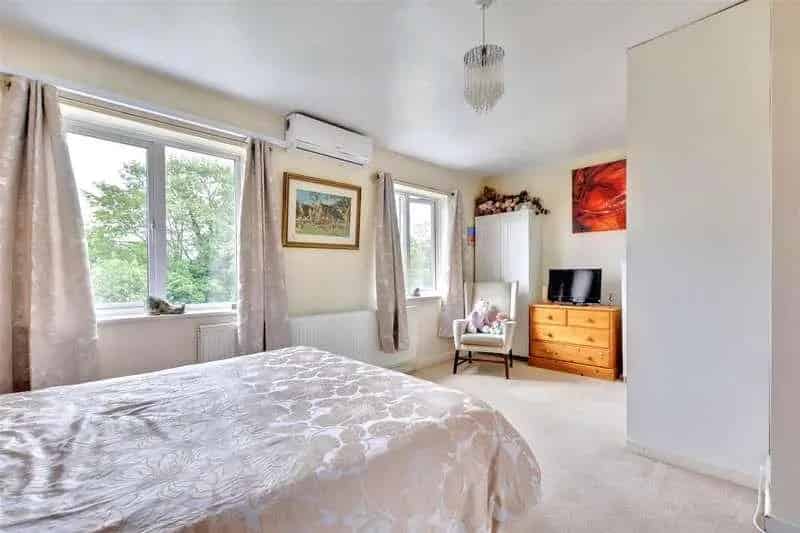 4 Bed Detached House for Sale Redhill