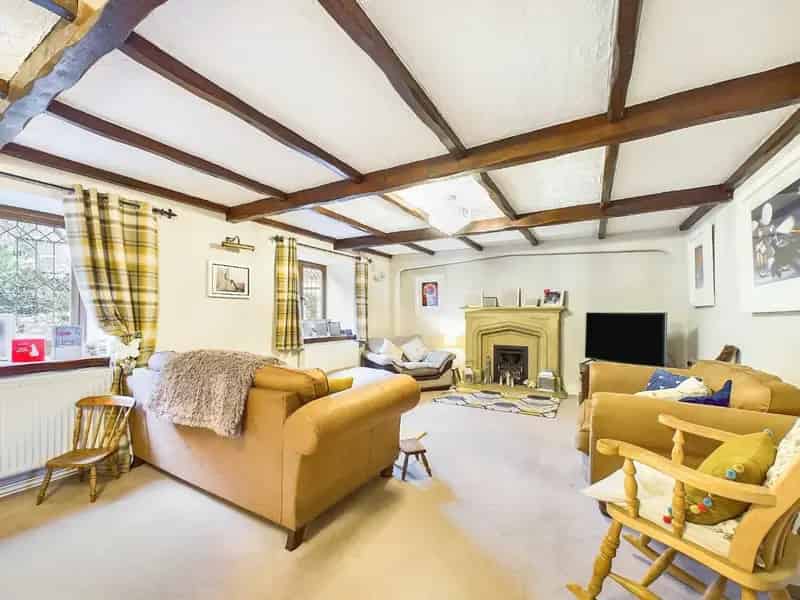 4 Bedroom Barn Conversion House For Sale