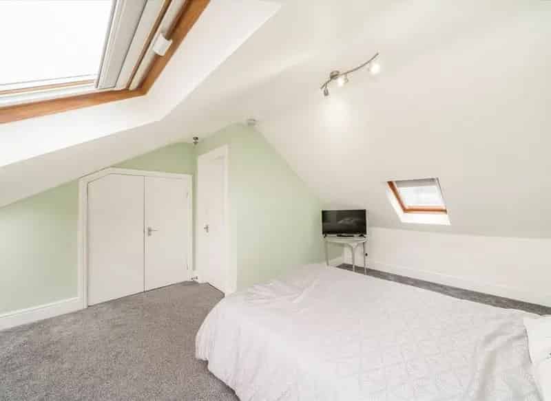 Two Double Bedroom Victorian Conversion Apartment Wimbledon