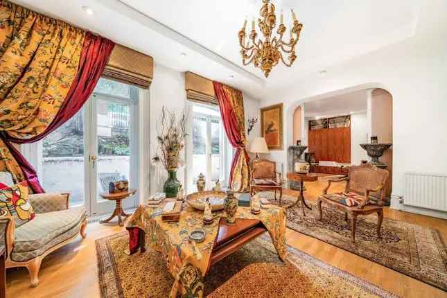 Flat for sale in Bramham Gardens, Earls Court, London SW5