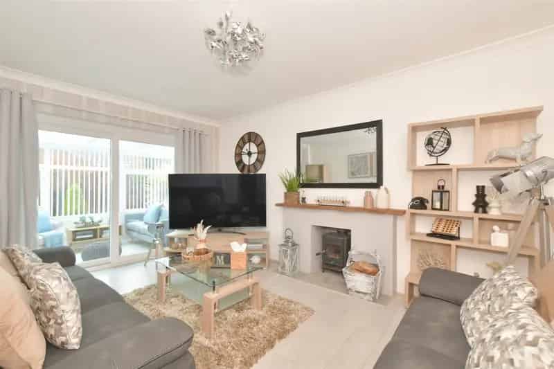 2 Bedroom Detached Bungalow for Sale Near Shops and Railway