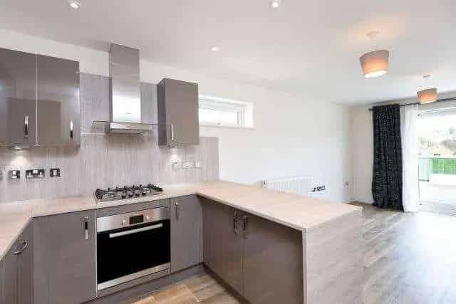 1 Bed Flat for Sale Top Floor Private Balcony Allocated Parking