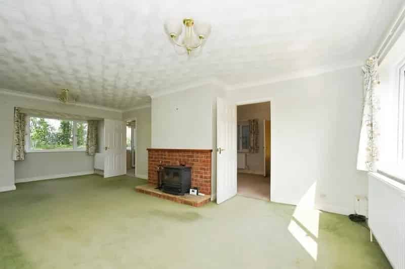 3 Bed Detached House Shrivenham Large Garden Modernisation Potential