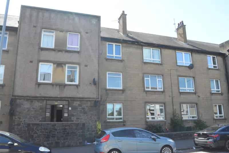 Three Bedroom First Floor Flat with Private Garden and Parking