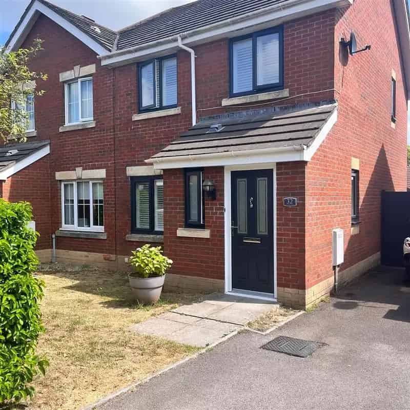 3 Bedroom Semi-Detached House For Sale