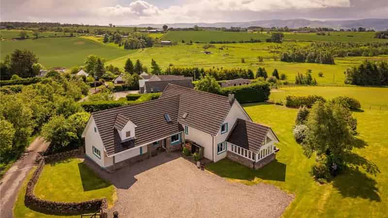 Bellwood House Contemporary Home with Equestrian Facilities