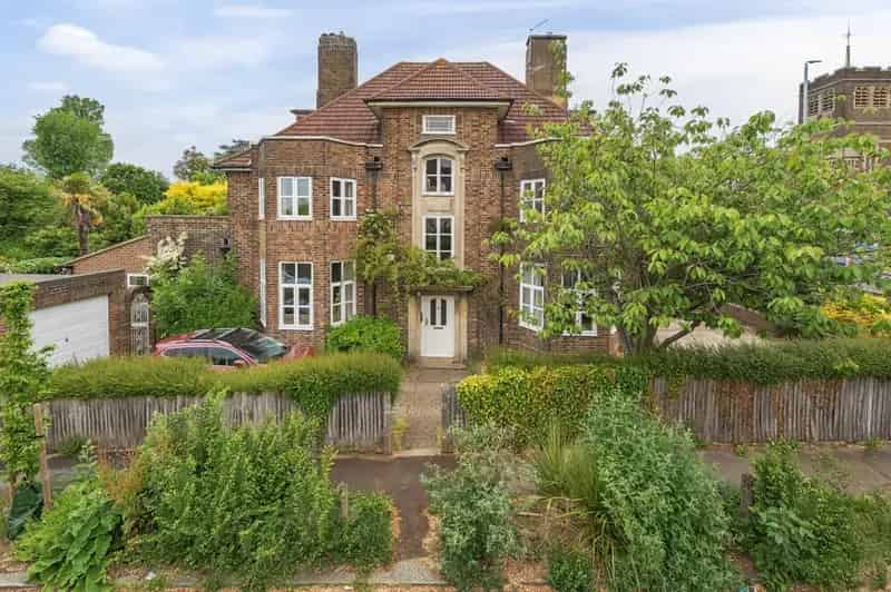 2 Bedroom Flat for Sale in Hove