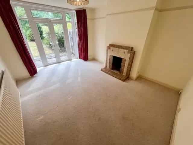 Spacious Family Home Semi Detached Four Bedrooms South Facing Garden Garage Driveway
