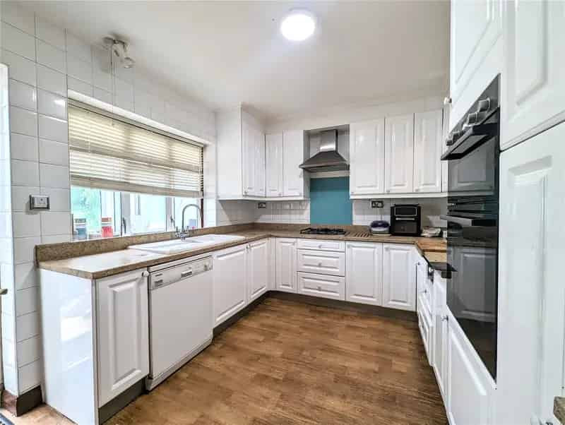 4 Bedroom Detached House for Sale Beverley Heights Reigate