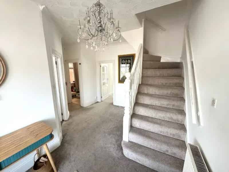 5 Bedroom Semi Detached House For Sale
