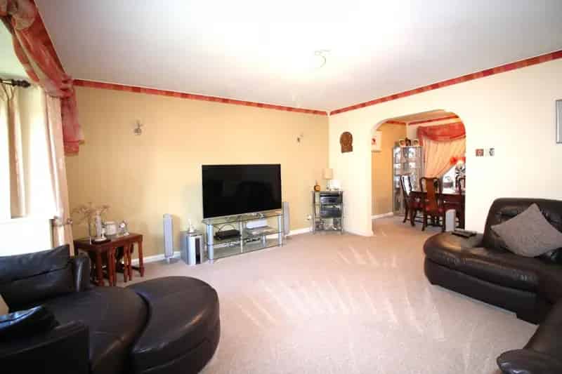 4 Bedroom House For Sale in Thornbury