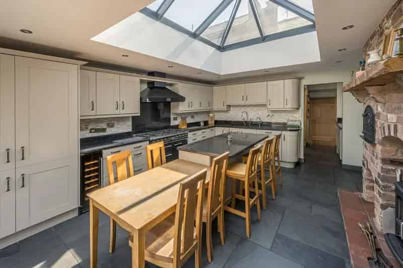 2 Bedroom House For Sale Extended Open Plan Kitchen Garden Summerhouse