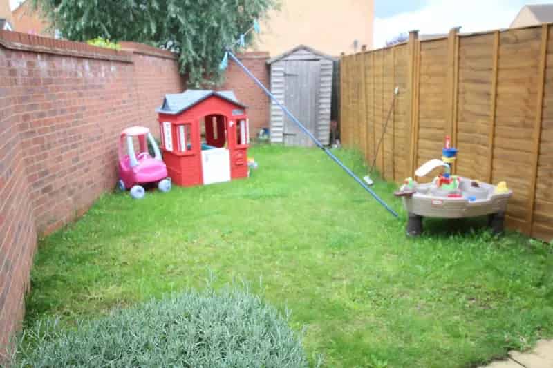 2 Bedroom House To Rent Available 2025