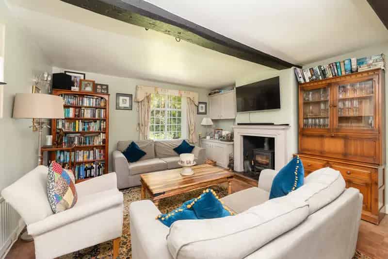5 Bedroom Farmhouse with Cottages and Pool Near New Forest