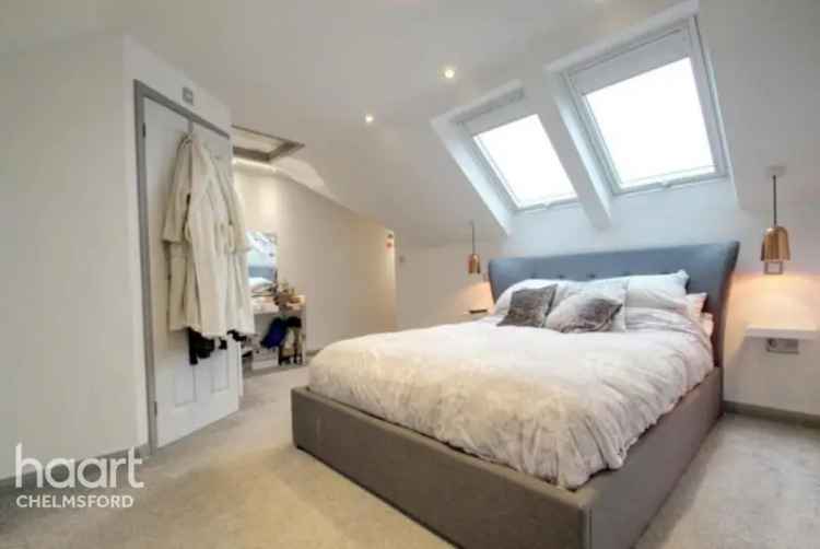 Luxury 3-Bedroom Apartment Near City Centre