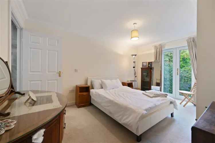 2 Bedroom Retirement Flat to Rent in Acton