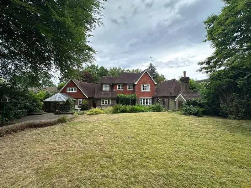 6 Bedroom Detached House For Sale Felcourt