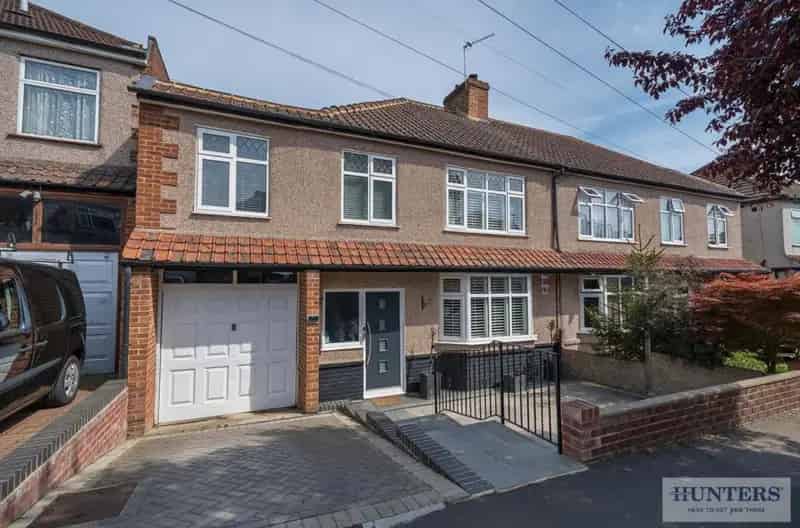 4 Bed Semi-Detached House For Sale Near Barnehurst Station