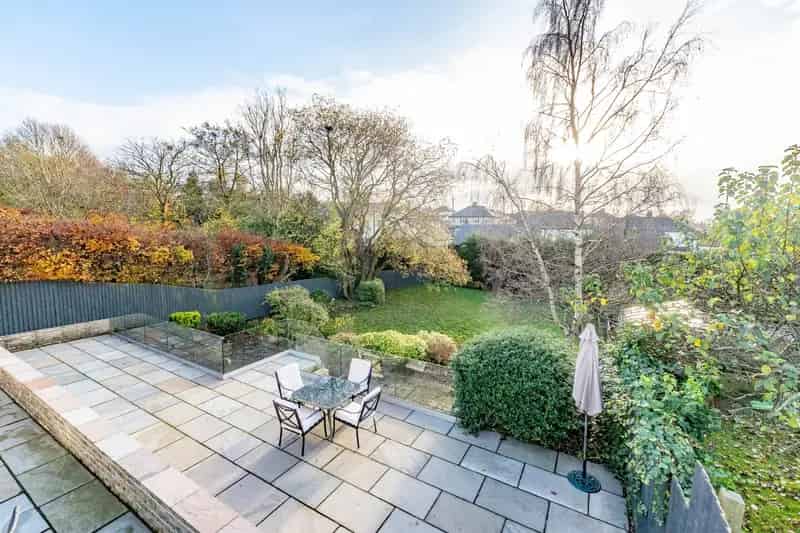 4 Bedroom Detached House with Self Contained Flat and Large Garden
