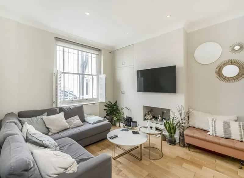 Chelsea House: 4-Bedroom Family Home with Roof Terrace