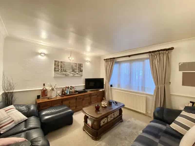 3 Bedroom House For Sale Balmoral Drive