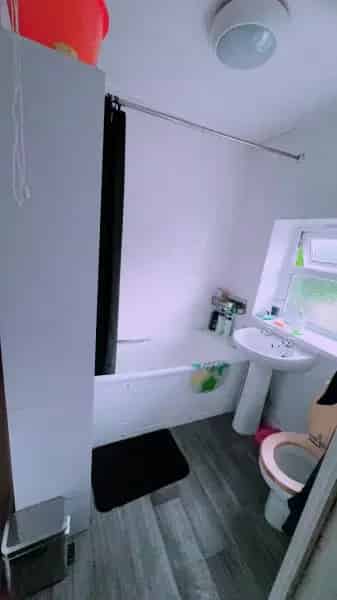 3 Bedroom Family Home Near Shops and Amenities