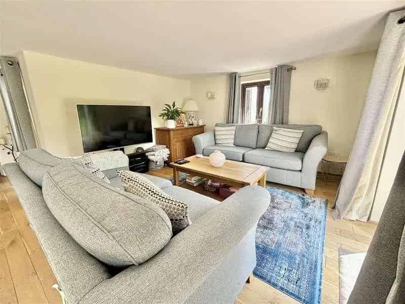 4 Bed Semi-Detached 18th Century Cottage for Sale