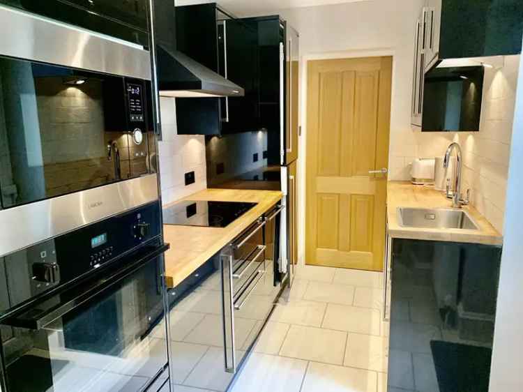 2 Bedroom Furnished Flat to Rent City Centre
