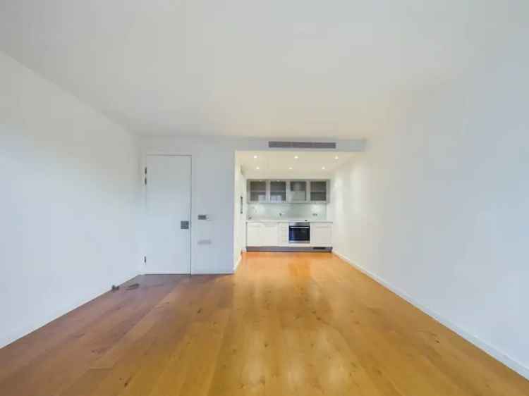 1 Bedroom Flat for Sale in Wandsworth Riverside Quarter