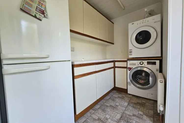 Spacious 3 Bedroom Semi Detached House Llantrisant