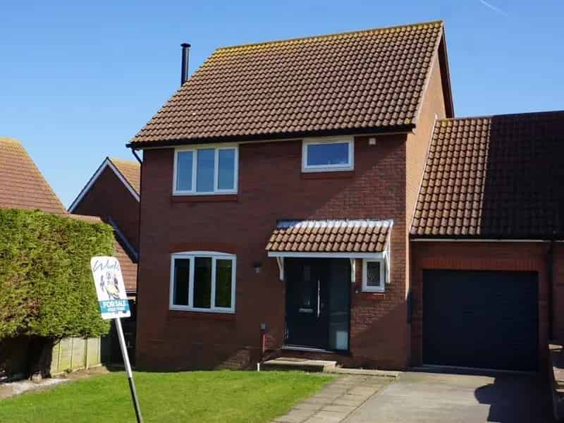 3 Bedroom Link Detached House for Sale