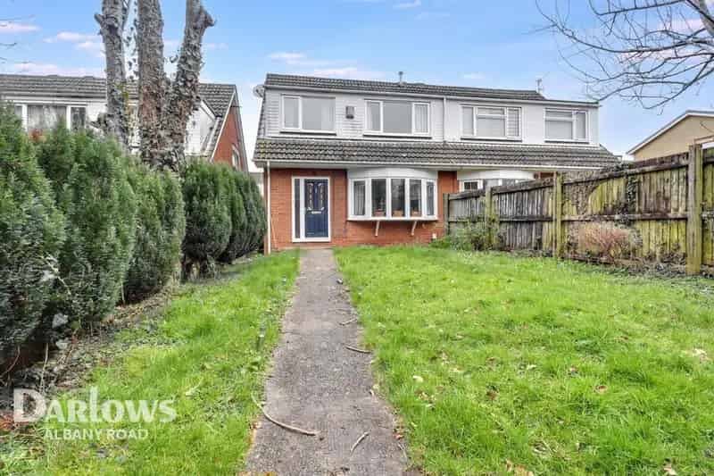 3 Bedroom Semi-Detached House for Sale