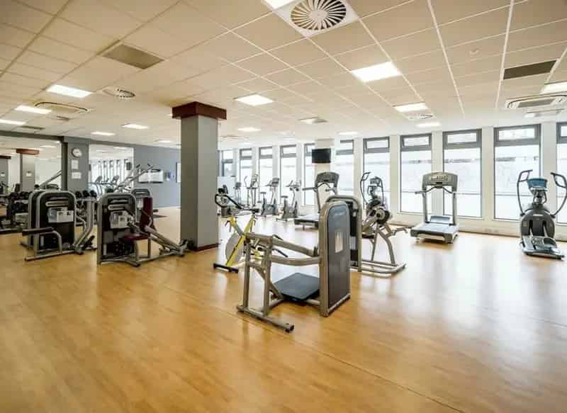 Modern 1-Bed Apartment Near Brentford Station