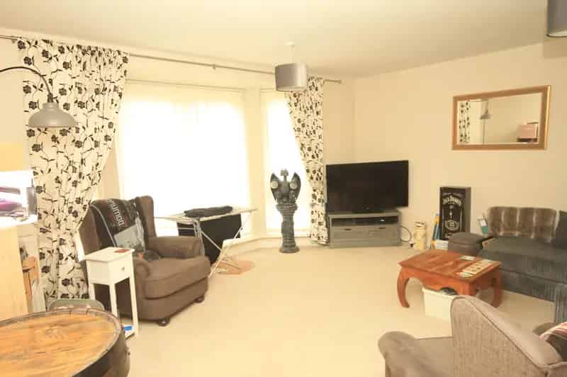 2 Bedroom Flat House to Rent Wadsley Park Village