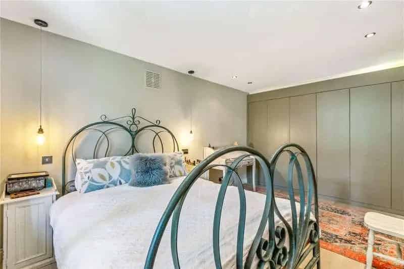 4 Bed Flat for Sale near Crystal Palace