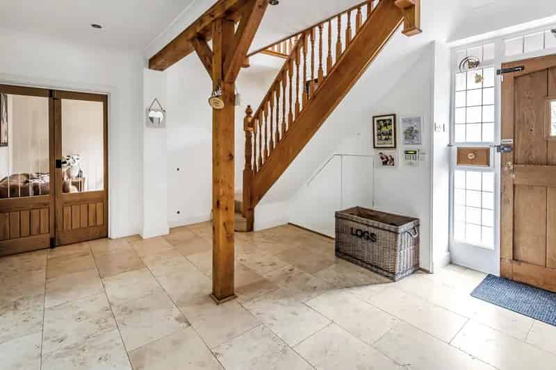 Four Bedroom Detached House Chipstead