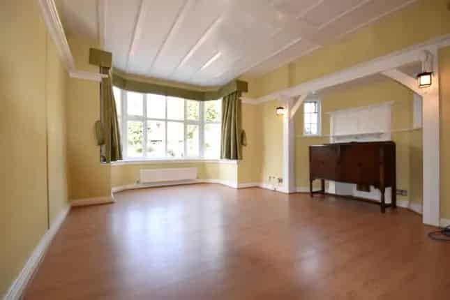 4 Bedroom House for Sale in Golders Green NW11