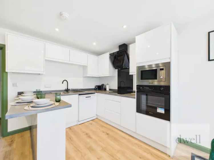 4 Bedroom Semi Detached House to Rent