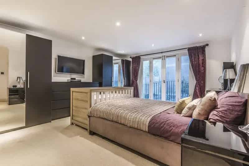 Flat For Sale , London, England