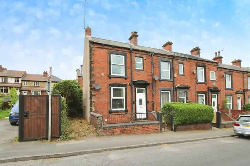 2 Bedroom End Terrace House for Sale Morley West Yorkshire