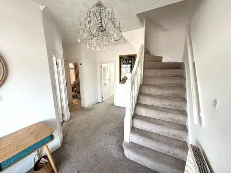 5 Bedroom Semi Detached House For Sale