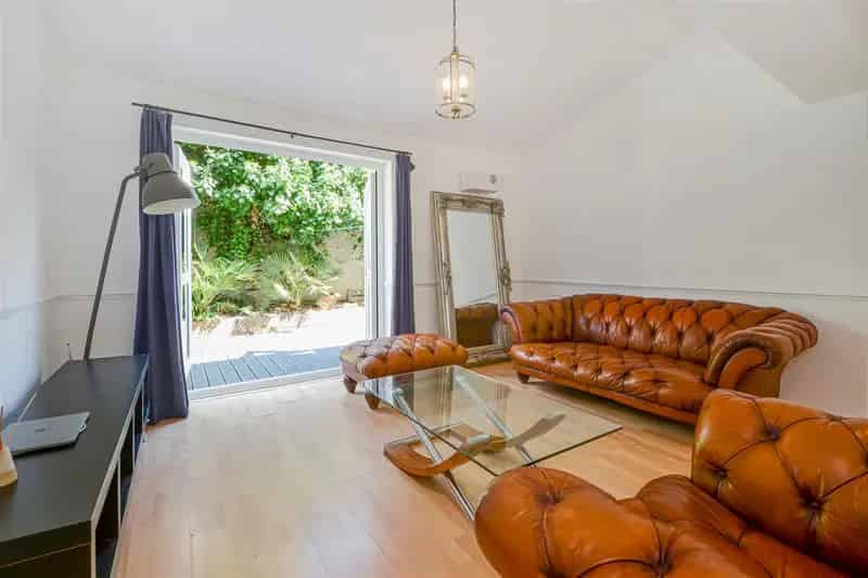 2 Bedroom Apartment To Rent Near Whitechapel