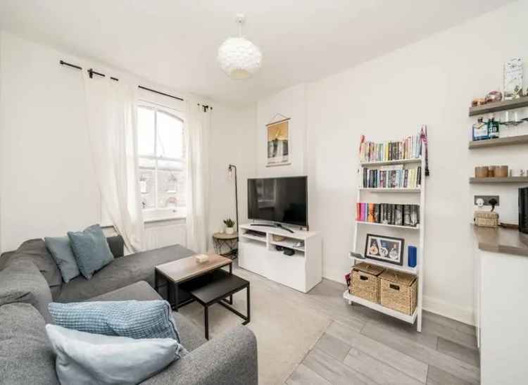 Flat For Sale in City of Westminster, England