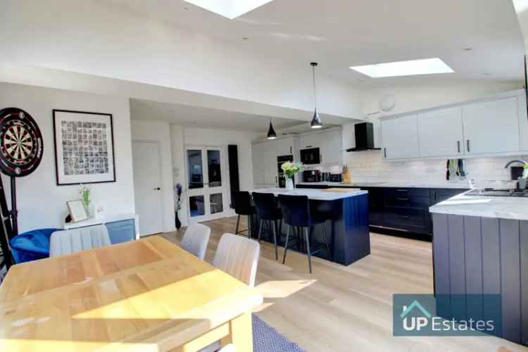 3 Bedroom Terraced House to Rent Extended Family Home