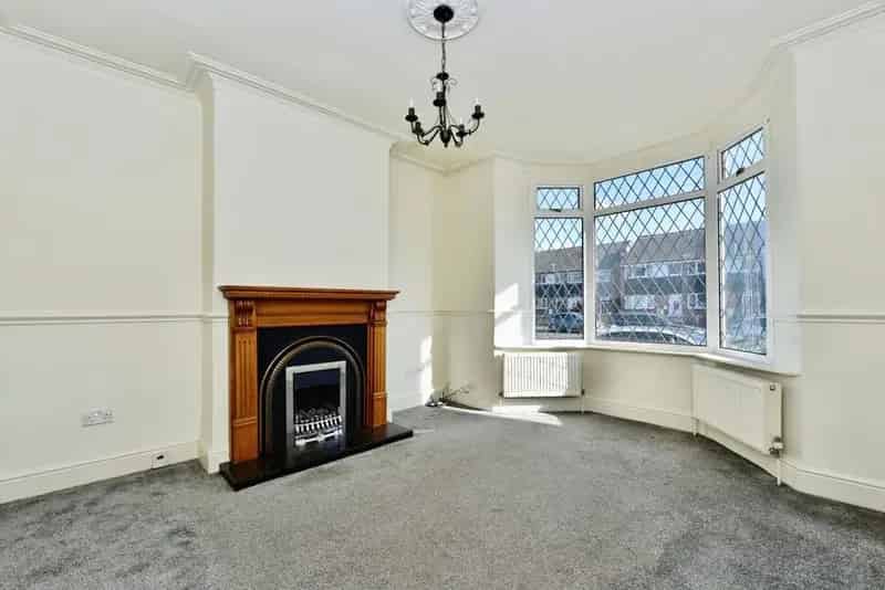 3 Bedroom Mid Terrace House for Sale Sheffield S6