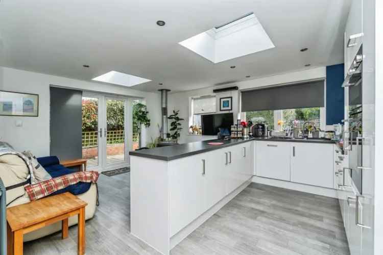 Extended Bungalow with Detached Annexe and Stunning Views