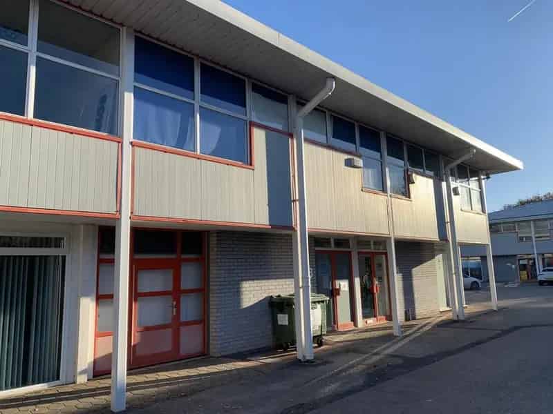 1730 sq ft Modern Office Unit 4 Parking Spaces Flexible Lease