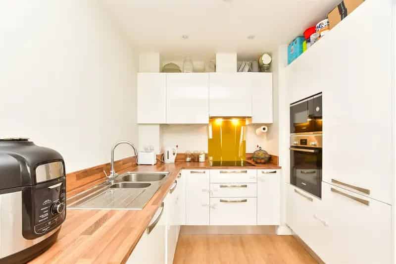 2 Bedroom Flat for Sale - Open Plan Living & En-Suite